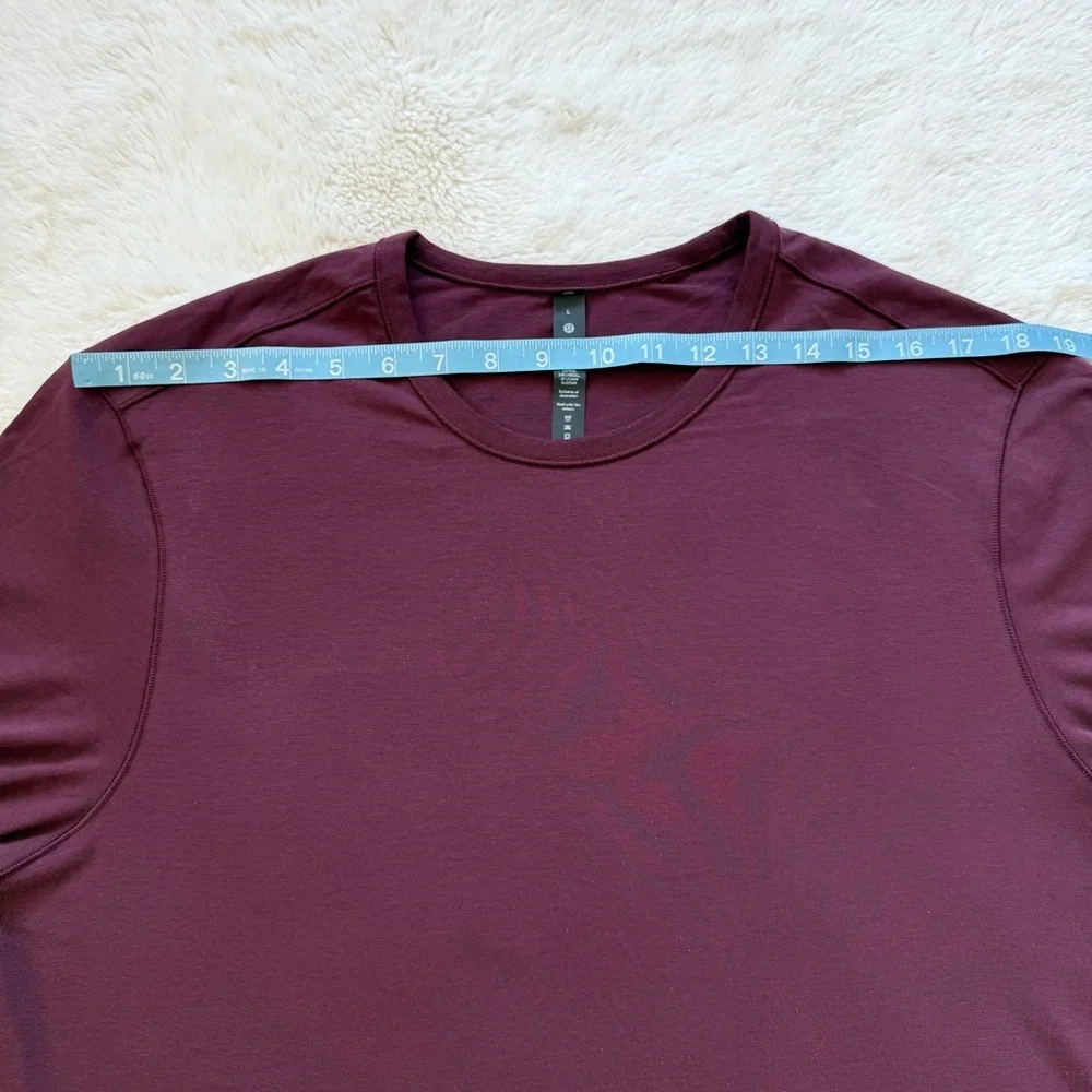 Lululemon Athletica men Tshirt size L
